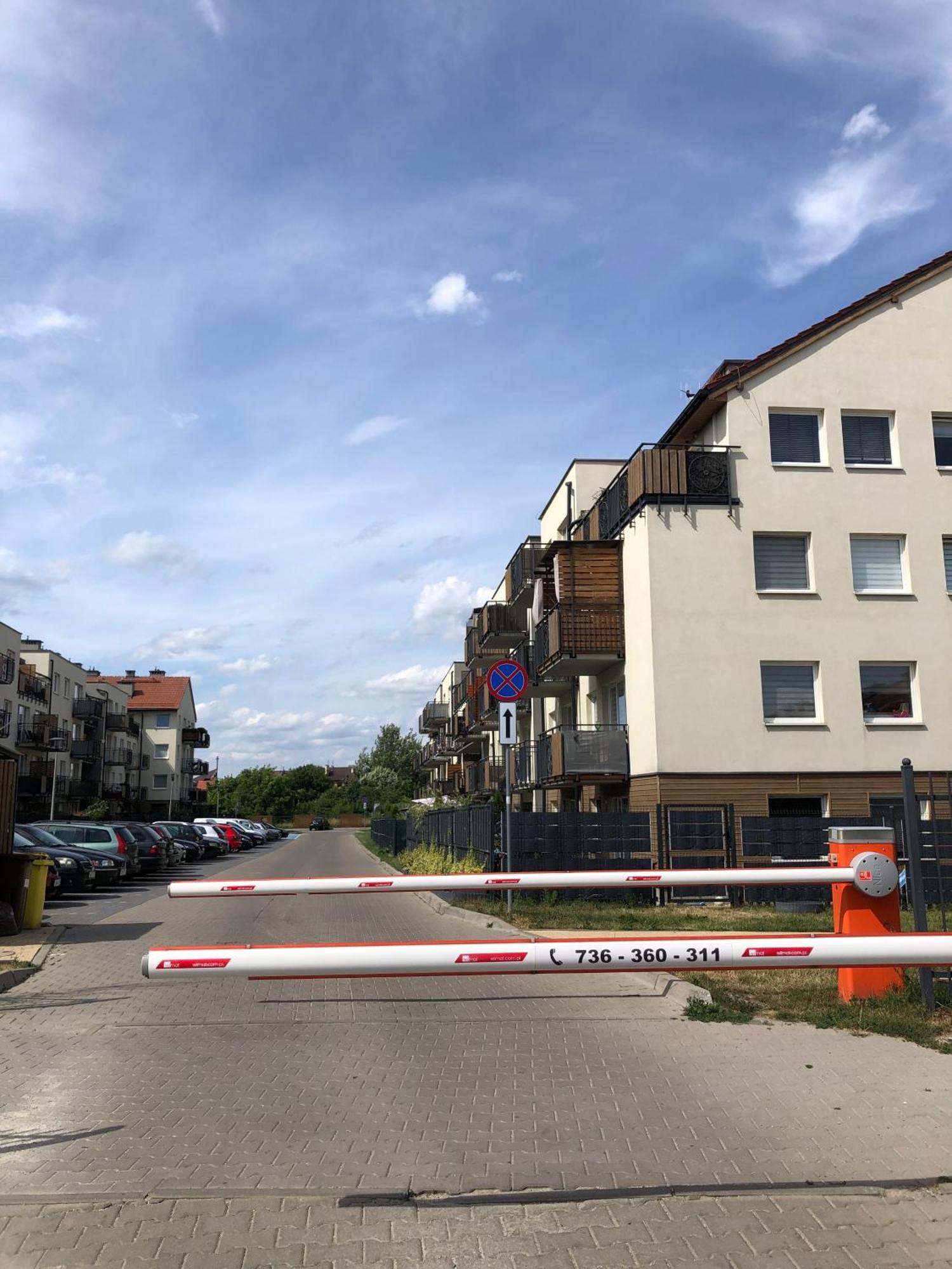 Urocze Mieszkanie Z Ogrodkiem I Bezplatny Parking Wroclaw Exterior photo